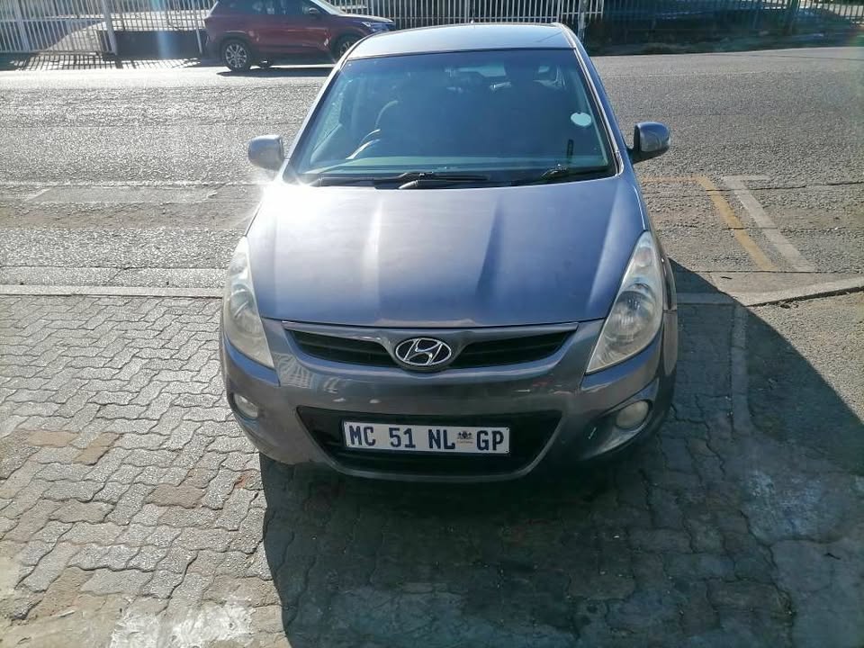 2011 Hyundai i20 1.6 Hatchback with a Nice interior seat