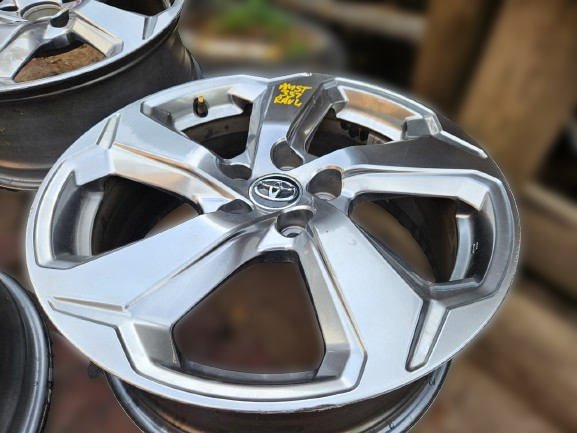 Toyota Rav4 rim mag set for sale - Private Seller Toyota Rav4 rim mag set for sale - Private Seller