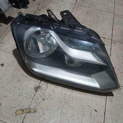 vw Amarok headlight - Private Seller