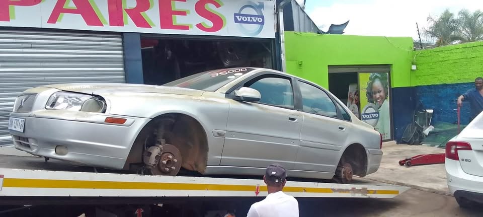 Volvo S80 T6 2004 Stripping for Spares. Engine, Automatic Gearbox and all Front Parts Available - Private Seller Volvo S80 T6 2004 Stripping for Spares. Engine, Automatic Gearbox and all Front Parts Available - Private Seller
