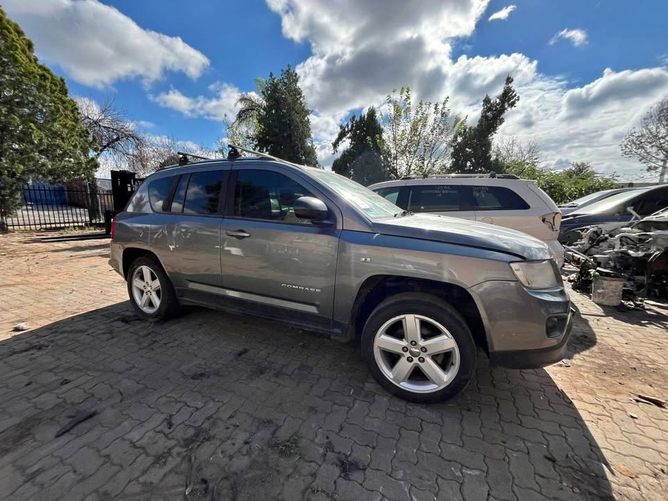 We are stripping this Jeep Compass 2.0 Manual - Private Seller We are stripping this Jeep Compass 2.0 Manual - Private Seller