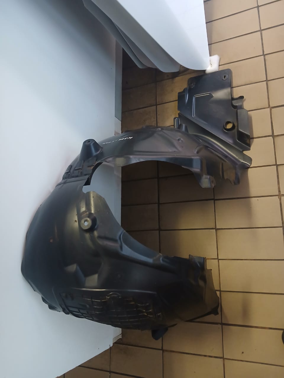 2021 RIGHT FENDER W205 (MERCEDES BENZ) FOR SALE - Private Seller 2021 RIGHT FENDER W205 (MERCEDES BENZ) FOR SALE - Private Seller