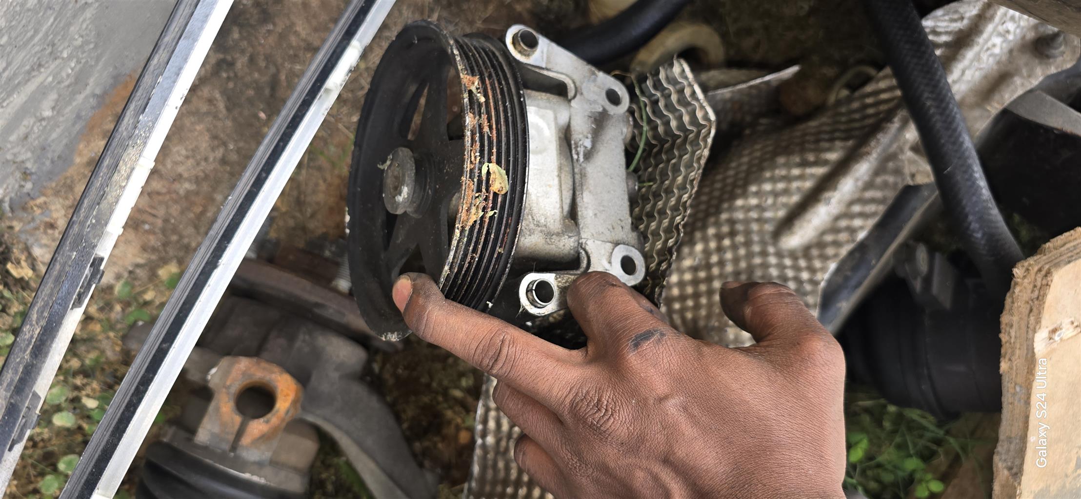 Jaguar Xtype X400 2.1Petrol Power steering pump in good condition. - Private Seller Jaguar Xtype X400 2.1Petrol Power steering pump in good condition. - Private Seller