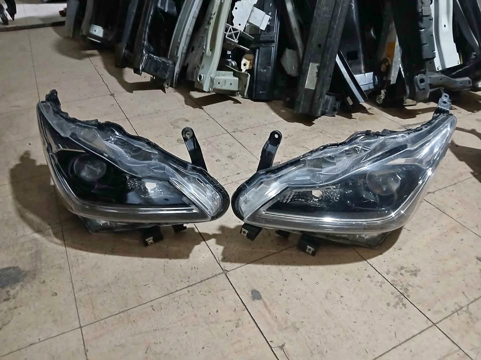 Toyota startlet headlight - Private Seller Toyota startlet headlight - Private Seller