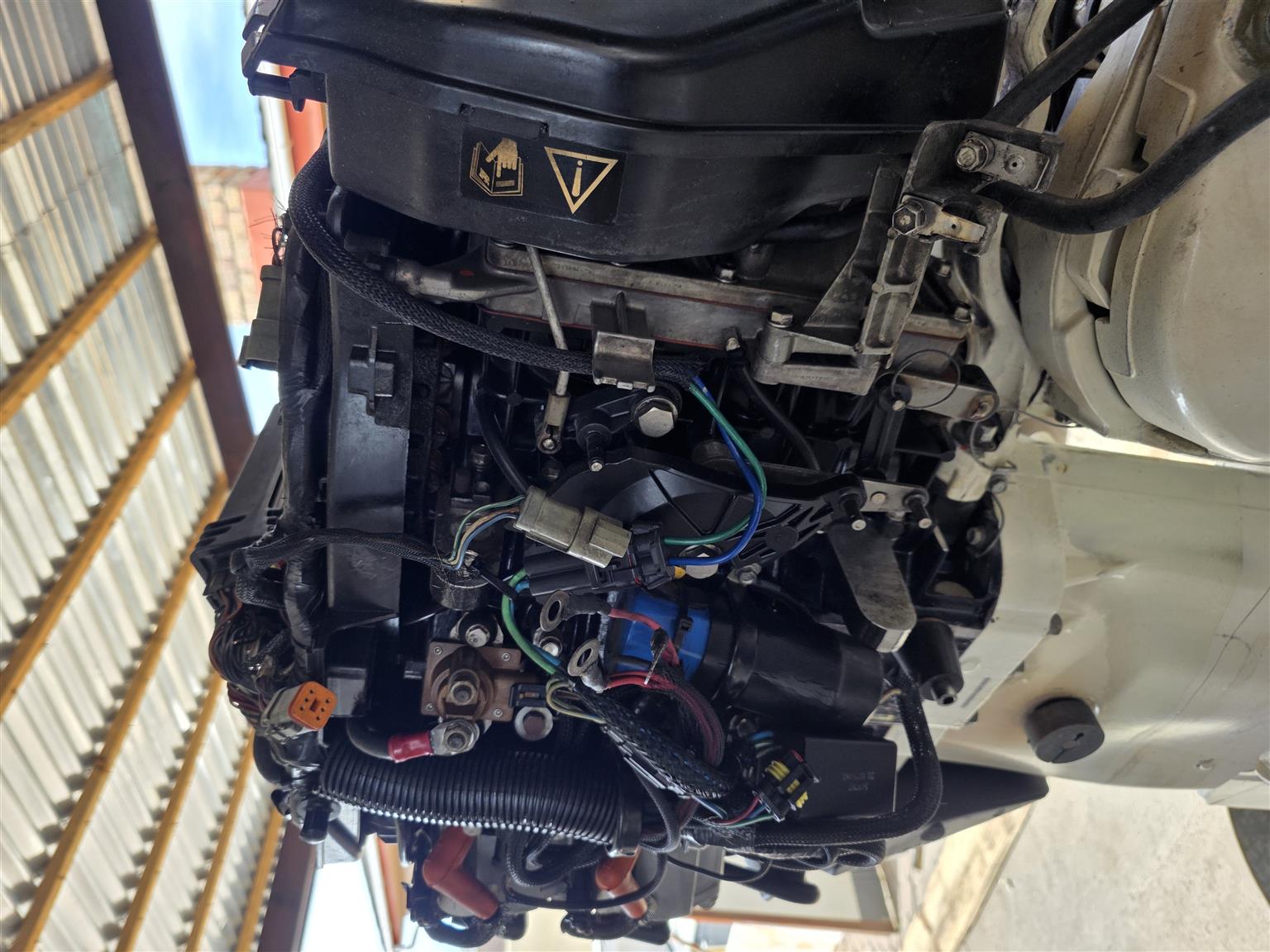 Evinrude etec 130hp  x4 breaking up for spares 3 running condition