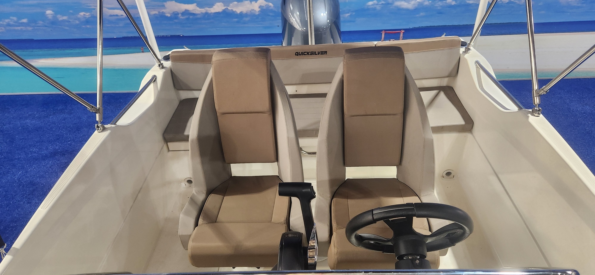 QUICKSILVER 555 OPEN ON TRAILER 130 HP YAMAHA 4 STROKE