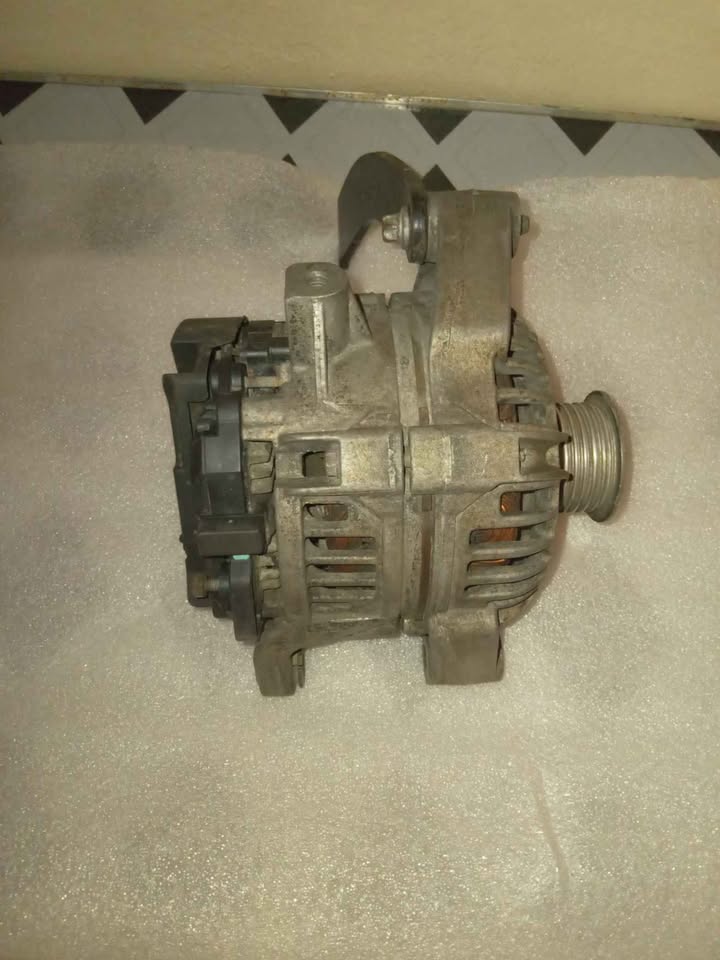 Opel corsa alternator - Private Seller