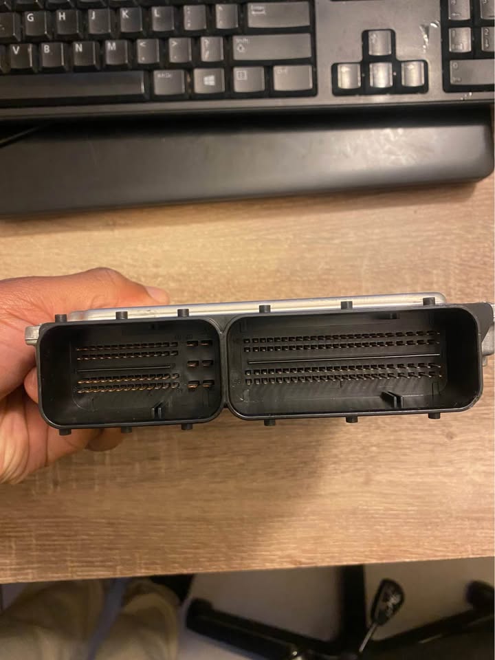 BMW 320d E90 Facelift ECU COMPUTER BOX