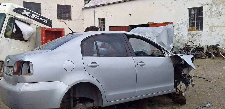 VW POLO VIVO STRIPPING - Private Seller VW POLO VIVO STRIPPING - Private Seller
