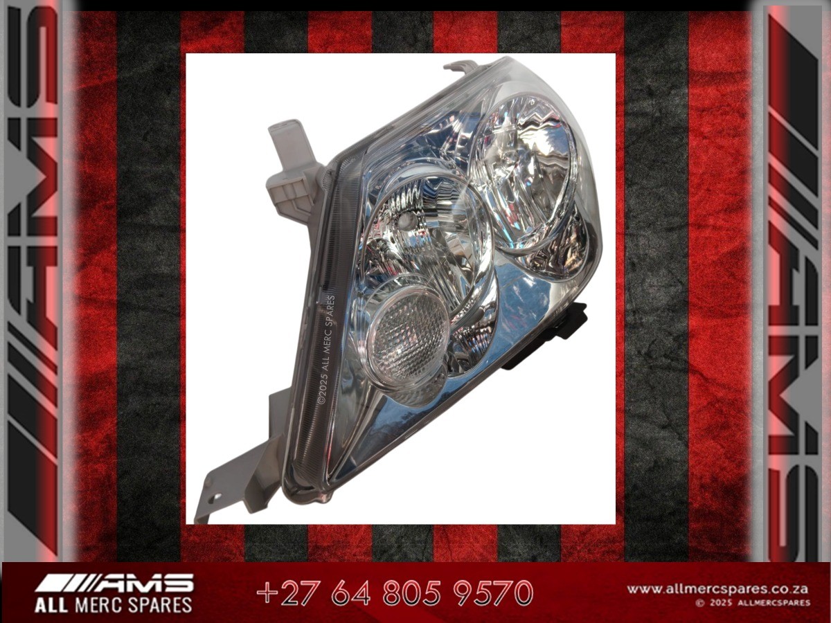 NEW TOYOTA FORTUNER 2008 LEFT HEADLIGHT - Private Seller