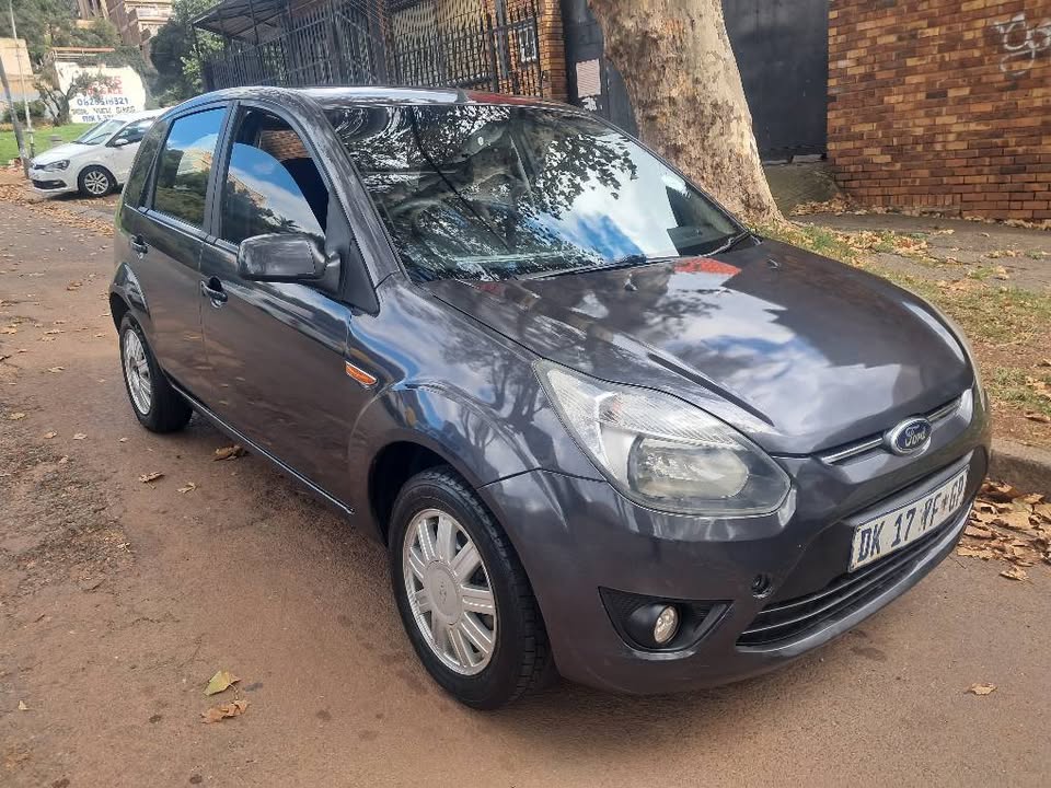 Ford Figo 1.4 hatchback 2012 for sale