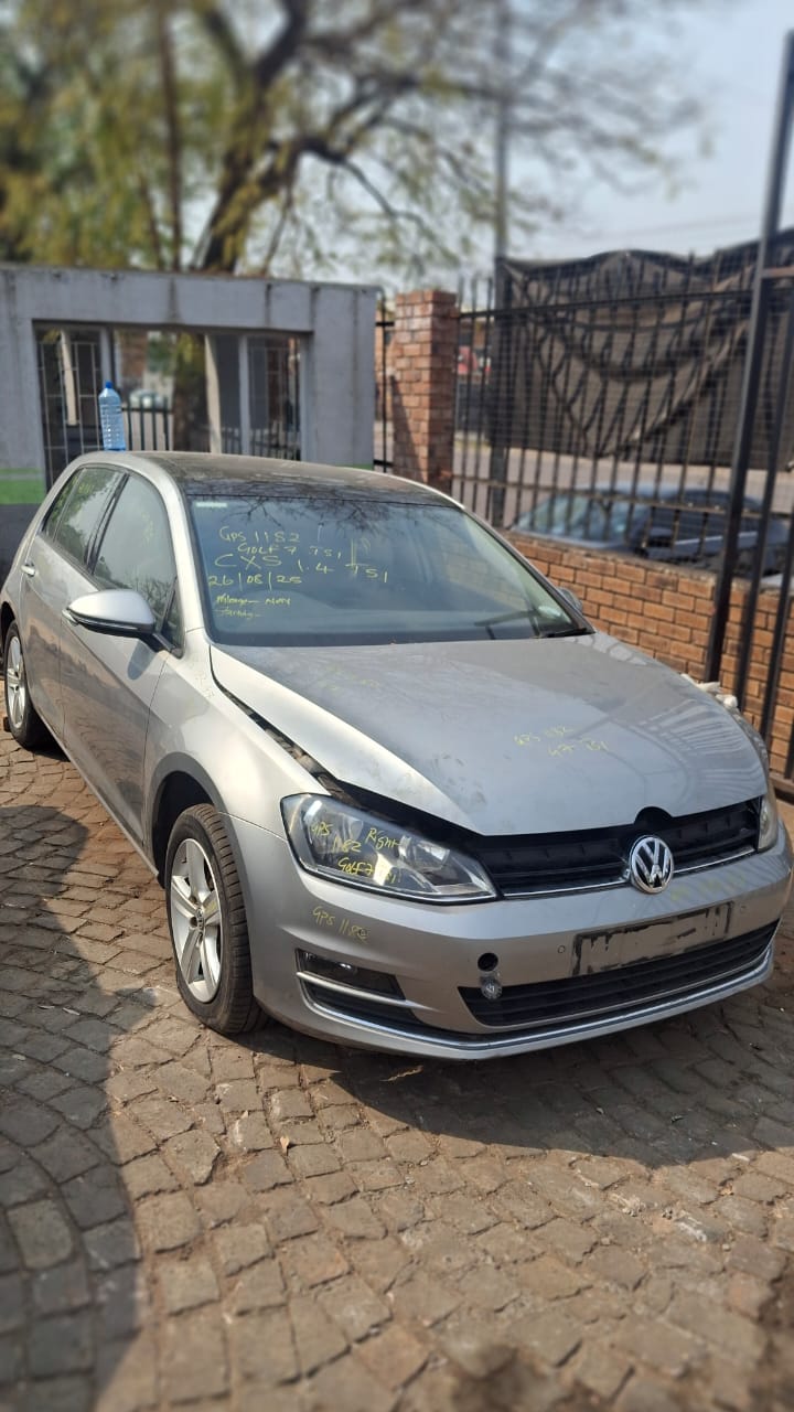 2014 Golf 7 tsi 1.4 Cxs Automatic NOW STRIPPING FOR SPARES - Private Seller 2014 Golf 7 tsi 1.4 Cxs Automatic NOW STRIPPING FOR SPARES - Private Seller