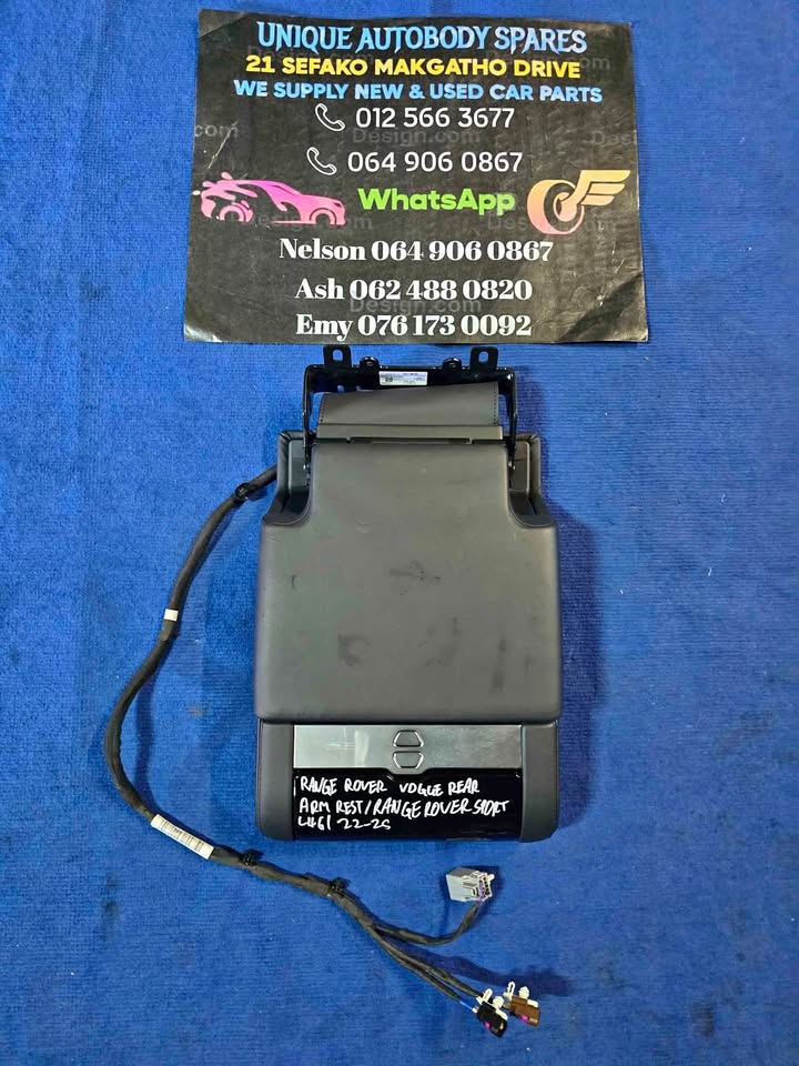 Range Rover Rear Back Arm Rest Console - Private Seller Range Rover Rear Back Arm Rest Console - Private Seller