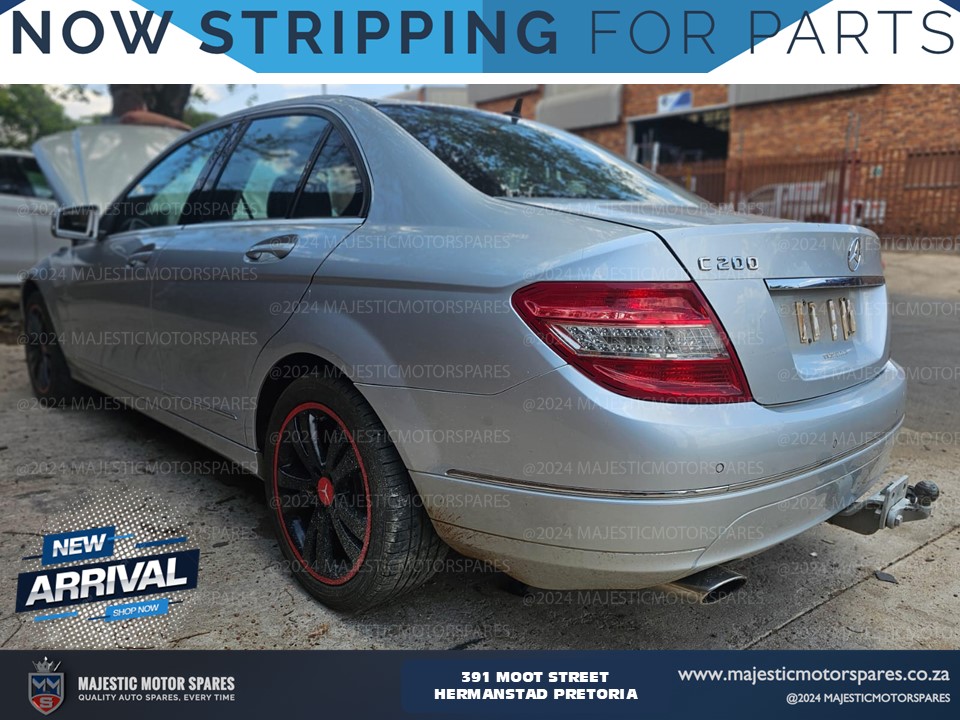 Stripping for Spares Mercedes Benz C200 CGI W204  2011 Mercedes-Benz C200 CGI - Private Seller