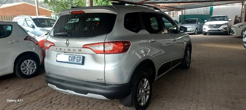 Used 2022 Renault Triber 1.0 Prestige auto - Omega EL Auto