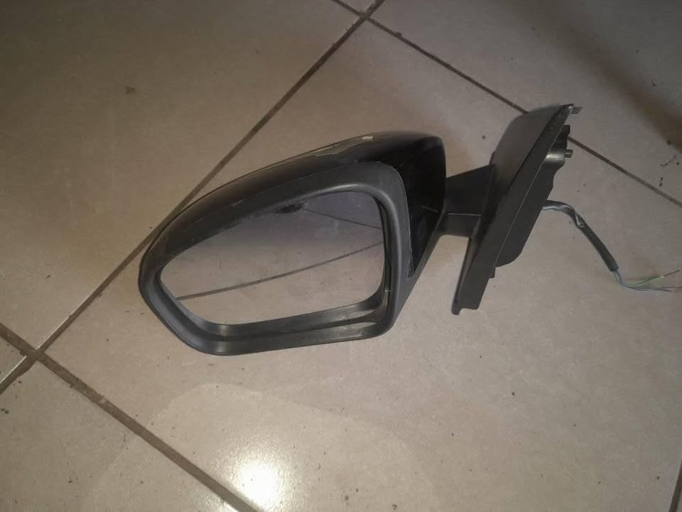 RENAULT TRIBER L/H SIDE MIRROR - Private Seller RENAULT TRIBER L/H SIDE MIRROR - Private Seller