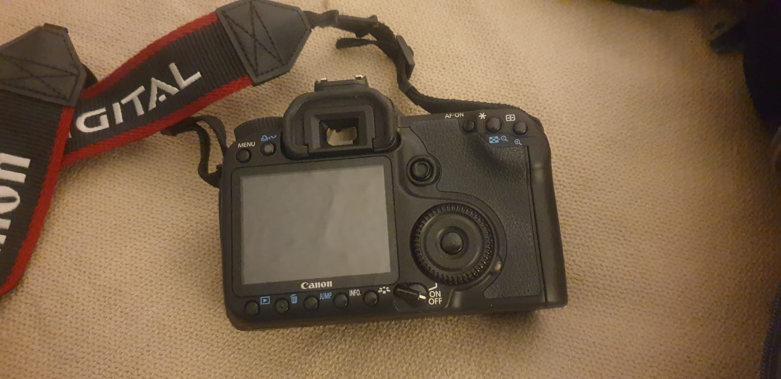 Canon EOS 40D 10.1MP Digital SLR Camera (Body Only)