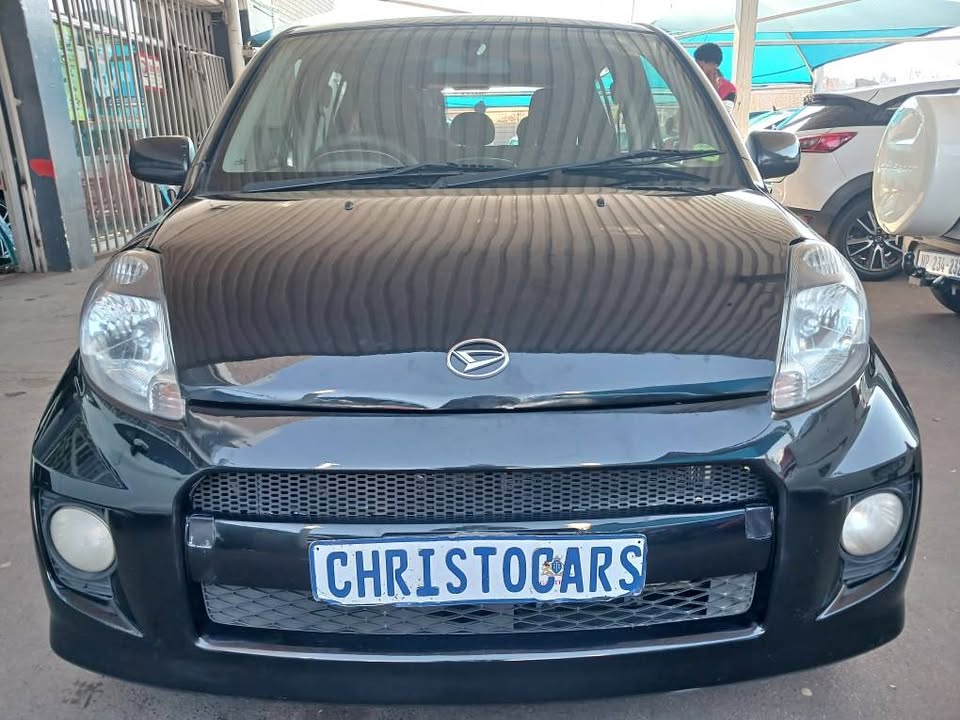 2010 model Daihatsu Sirion sport hatchback Manuel Transmission petrol 1.3 engine capacity