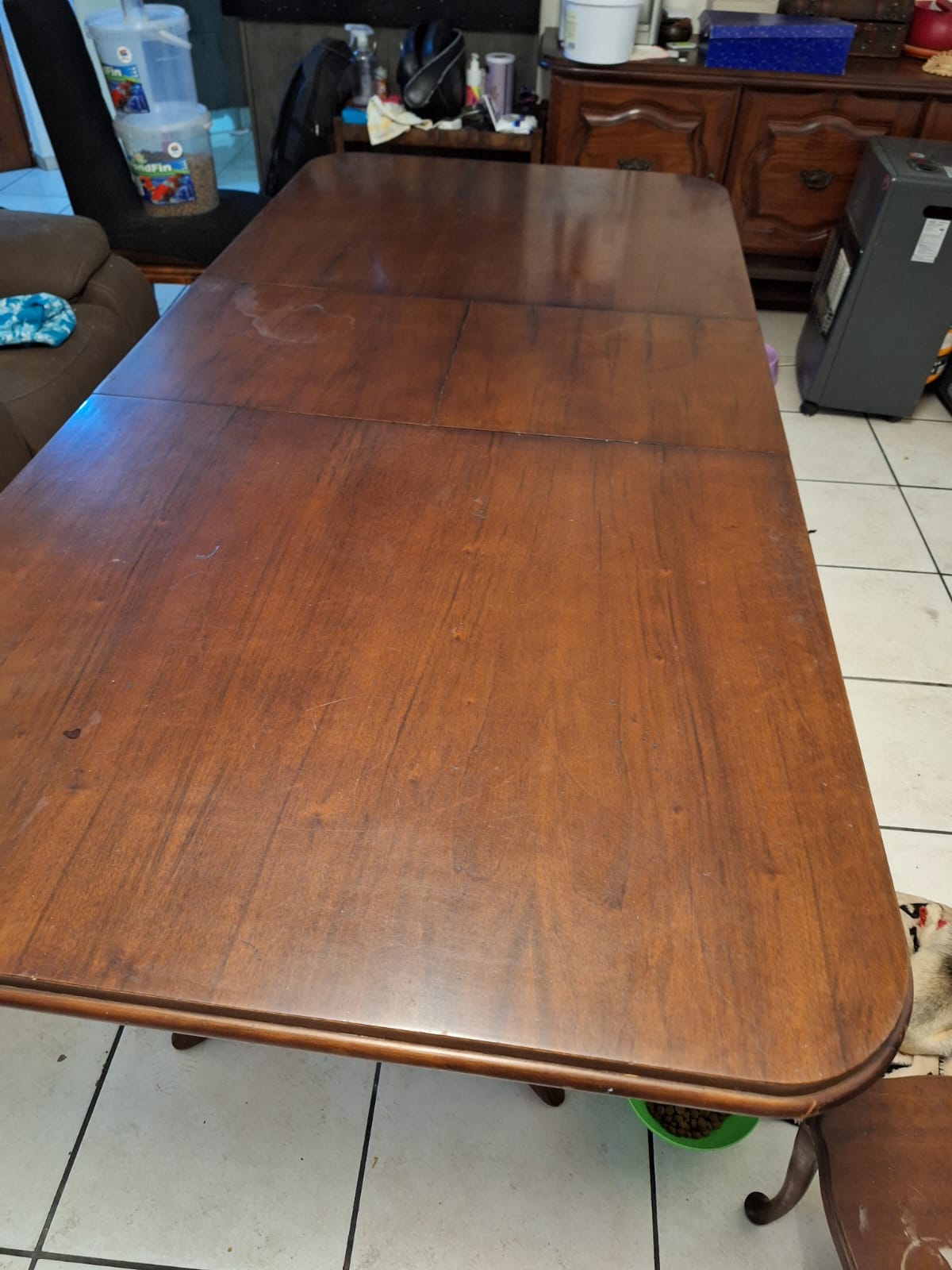Dining room Table seats 6 extend to a 10 seater for sale Junk Mail