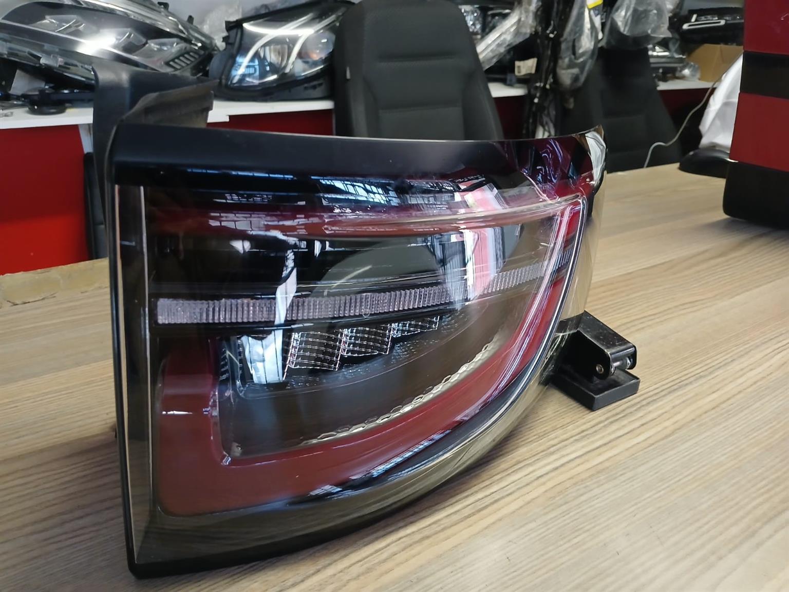 2022 LAND ROVER DESCOVERY SPORT RIGHT OUTER TAILLIGHT IN IMMACULATE CONDITON - Private Seller