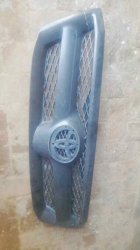 TOYOTA HILUX 2005-2011 FRONT BUMPER GRILL FOR SALE DELIVERY AVAILABLE COUNTRY WIDE - Private Seller TOYOTA HILUX 2005-2011 FRONT BUMPER GRILL FOR SALE DELIVERY AVAILABLE COUNTRY WIDE - Private Seller