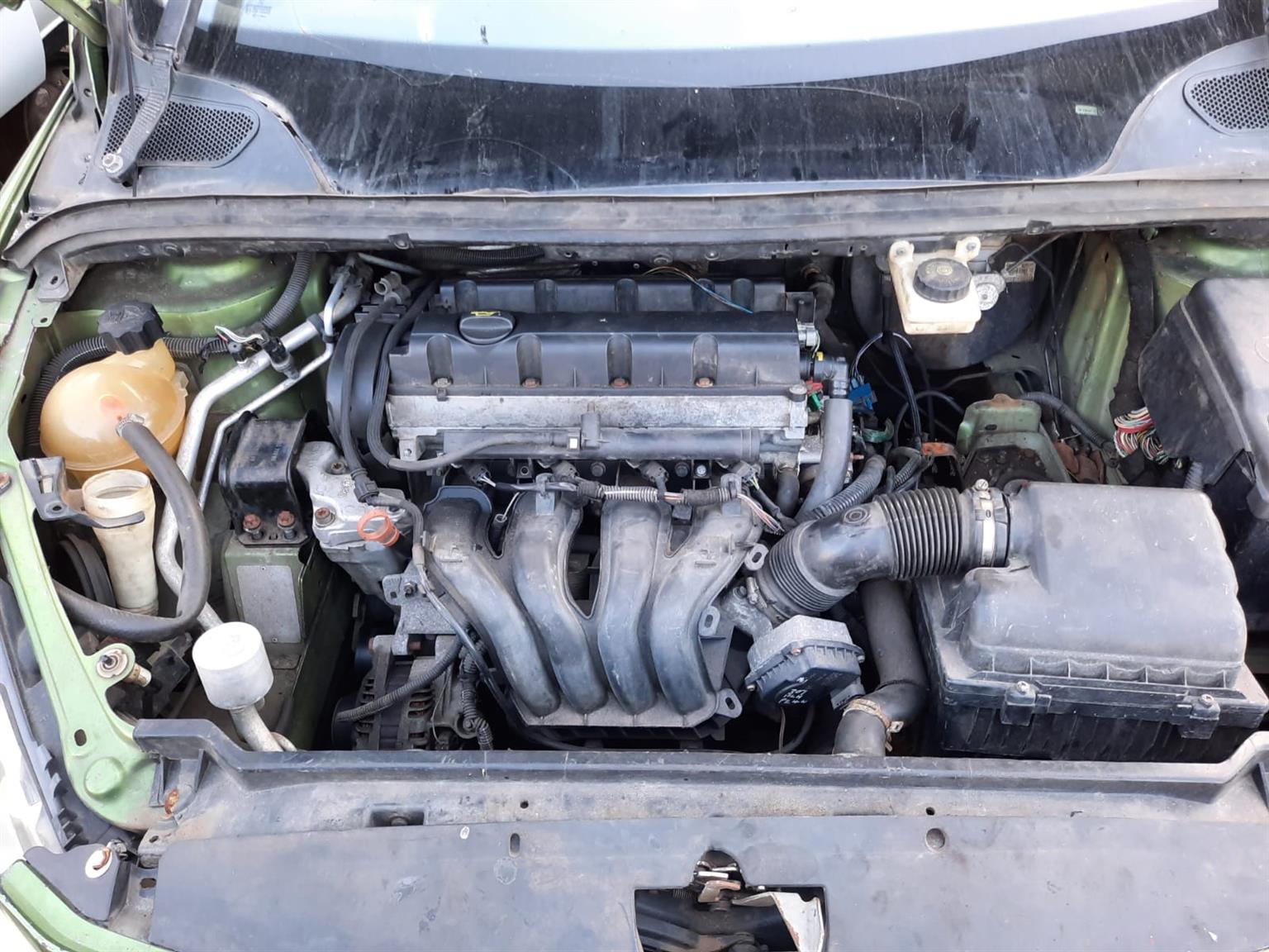 2006 Peugeot 307 - Stripping for Spares.
