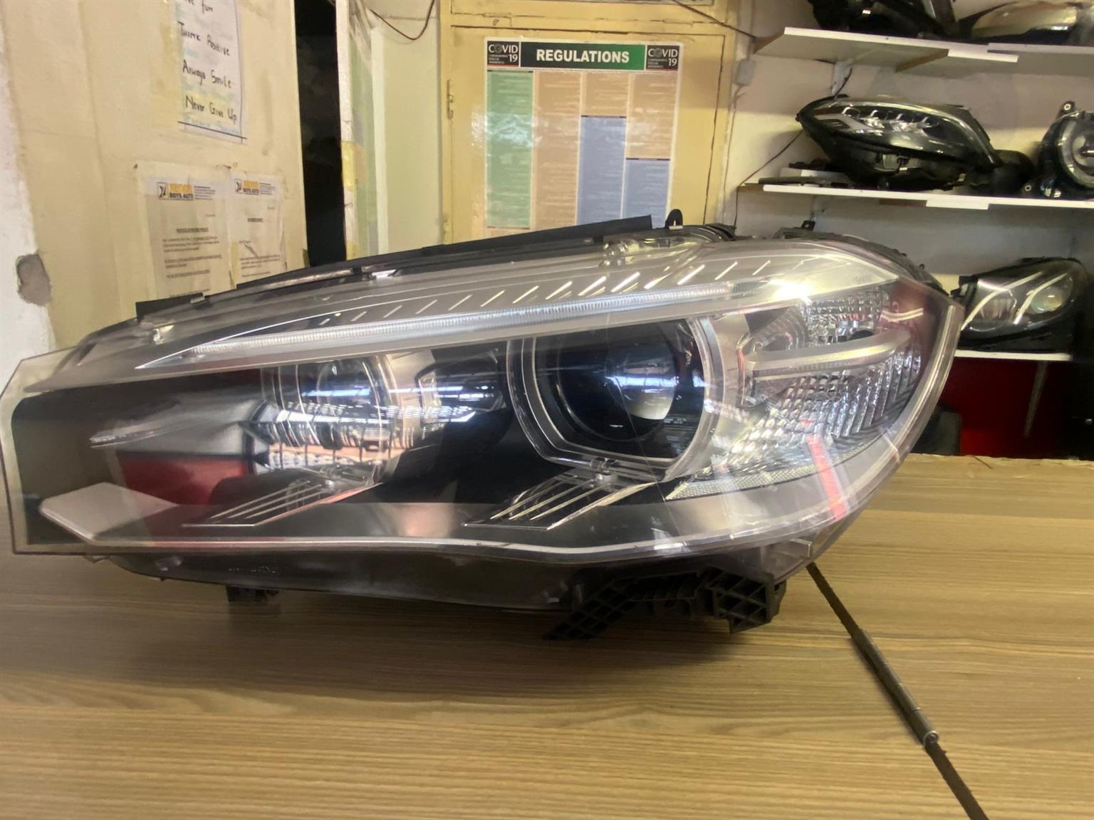 2010 BMW 3 SERIES E90/E91 LEFTSIDE HEADLIGHT AVAILABLE FOR SALE - Private Seller 2010 BMW 3 SERIES E90/E91 LEFTSIDE HEADLIGHT AVAILABLE FOR SALE - Private Seller