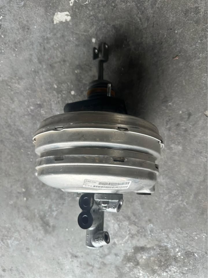BMW E65 E66 F01 F02 730D Break Booster - Private Seller BMW E65 E66 F01 F02 730D Break Booster - Private Seller