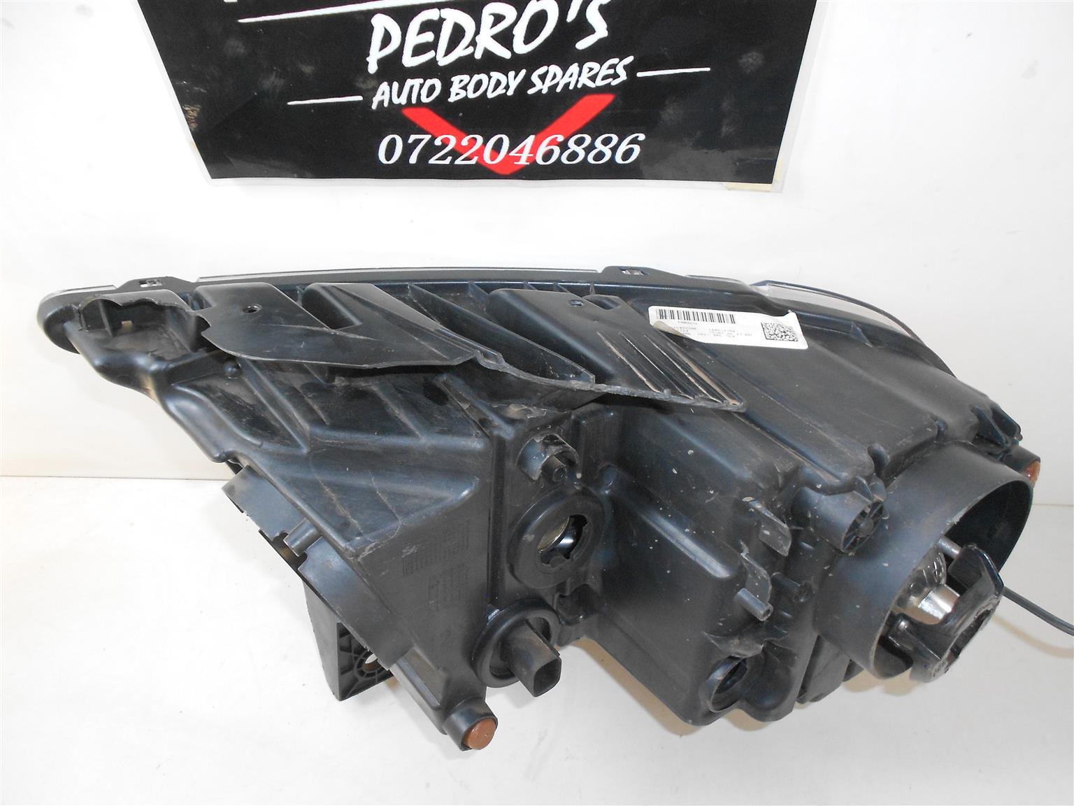 Dodge Durango Right Headlight - Private Seller Dodge Durango Right Headlight - Private Seller