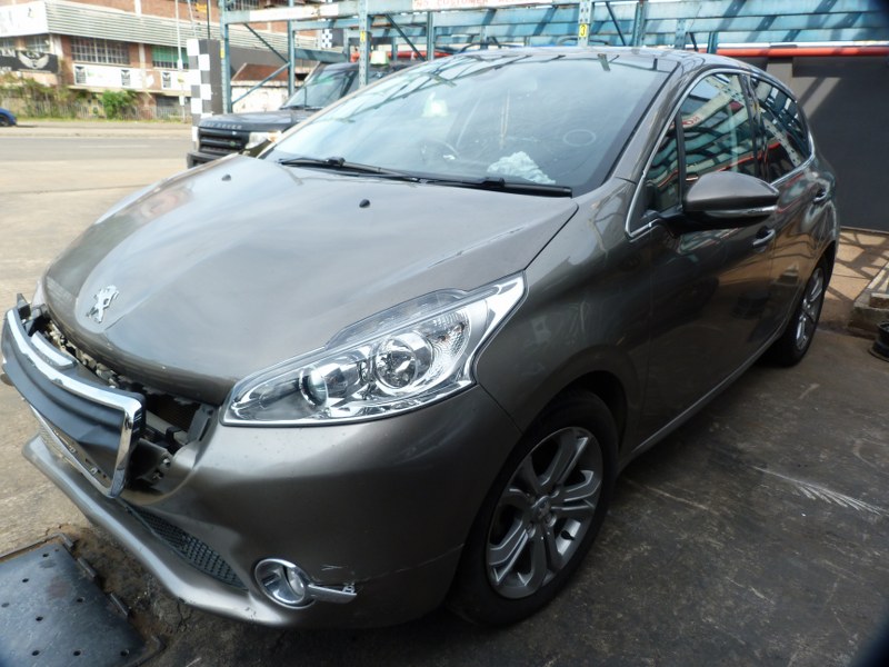 Peugeot 208 1.6 VTi Active AT Bronze - 2015 STRIPPING FOR SPARES - Private Seller