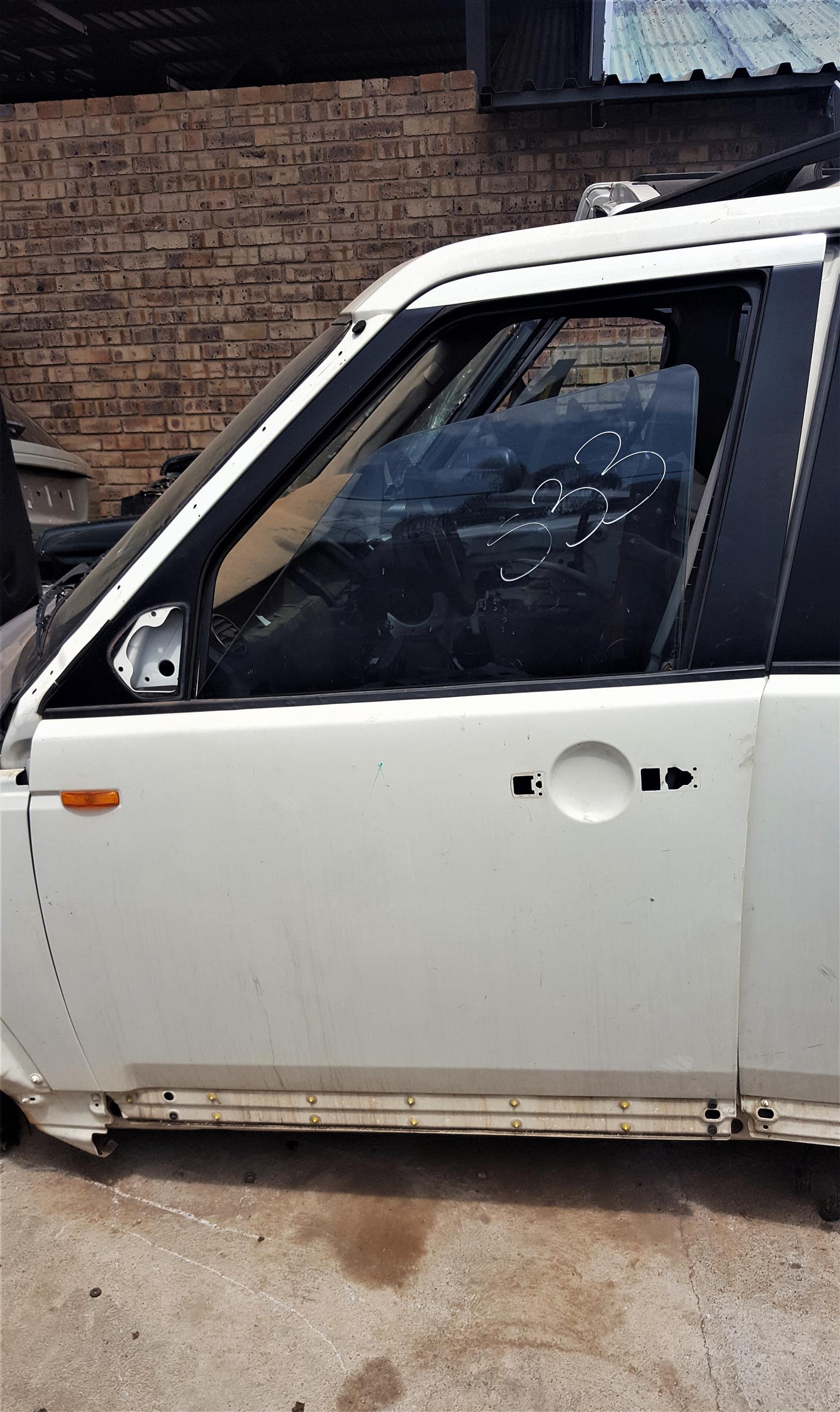 Front Doors for Land Rover Discovery 2/3/4, Freelander, Range Rover for sale | Auto Ezi