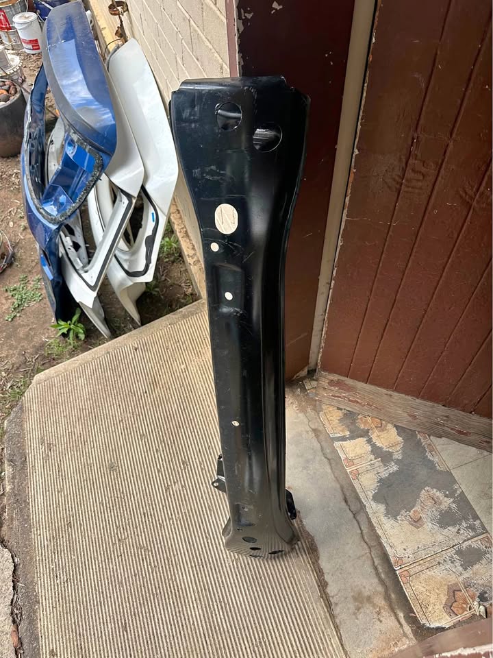 Volkswagen transporter stifner bumper reinforcement - Private Seller Volkswagen transporter stifner bumper reinforcement - Private Seller