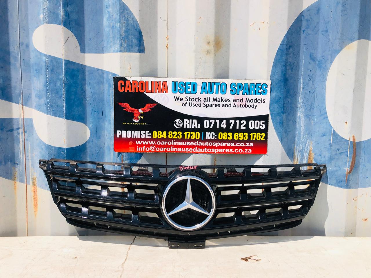 Mercedes Benz W166 ML black radiator grill with badge (09-11) - Private Seller Mercedes Benz W166 ML black radiator grill with badge (09-11) - Private Seller