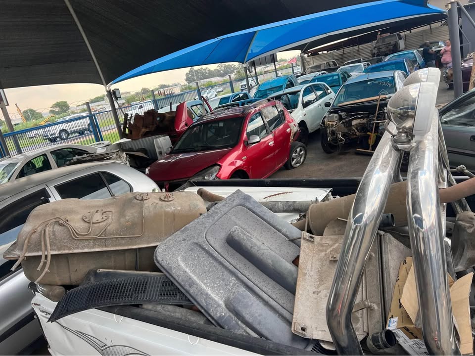 Toyota Hilux 3.0KZTE SINGLE CAB STRIPPING FOR SPARES - Private Seller