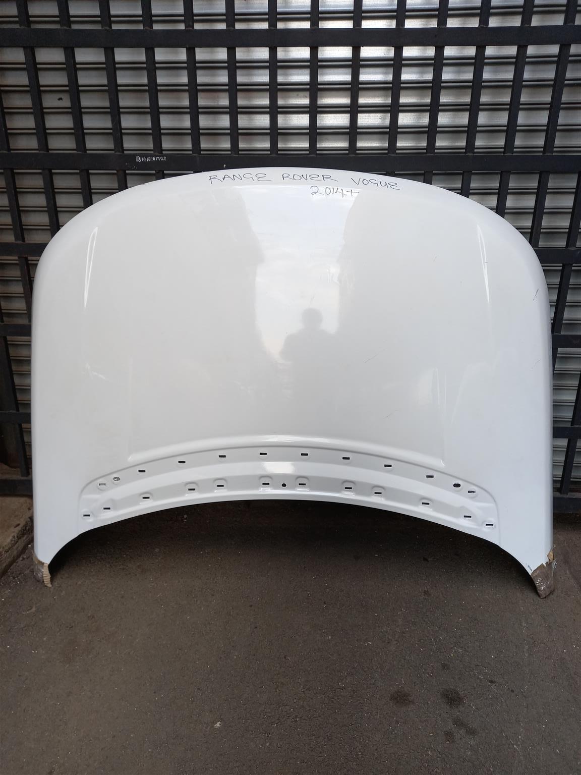 RANGE ROVER VOGUE 2014+ BONNET - Private Seller RANGE ROVER VOGUE 2014+ BONNET - Private Seller