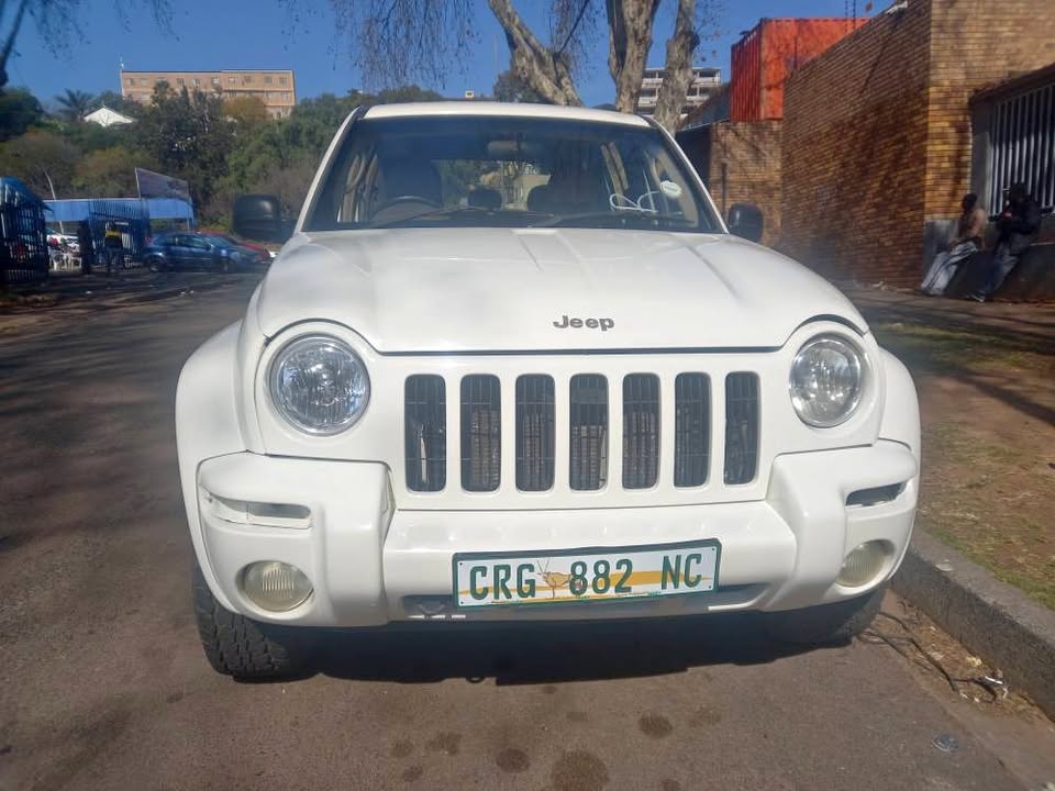 2003 Jeep Cherokee  2.7 Petrol, 4×4 Automatic, White, Spere key, Leather seat, 150000kms 2003 Jeep Cherokee  2.7 Petrol, 4×4 Automatic, White, Spere key, Leather seat, 150000kms