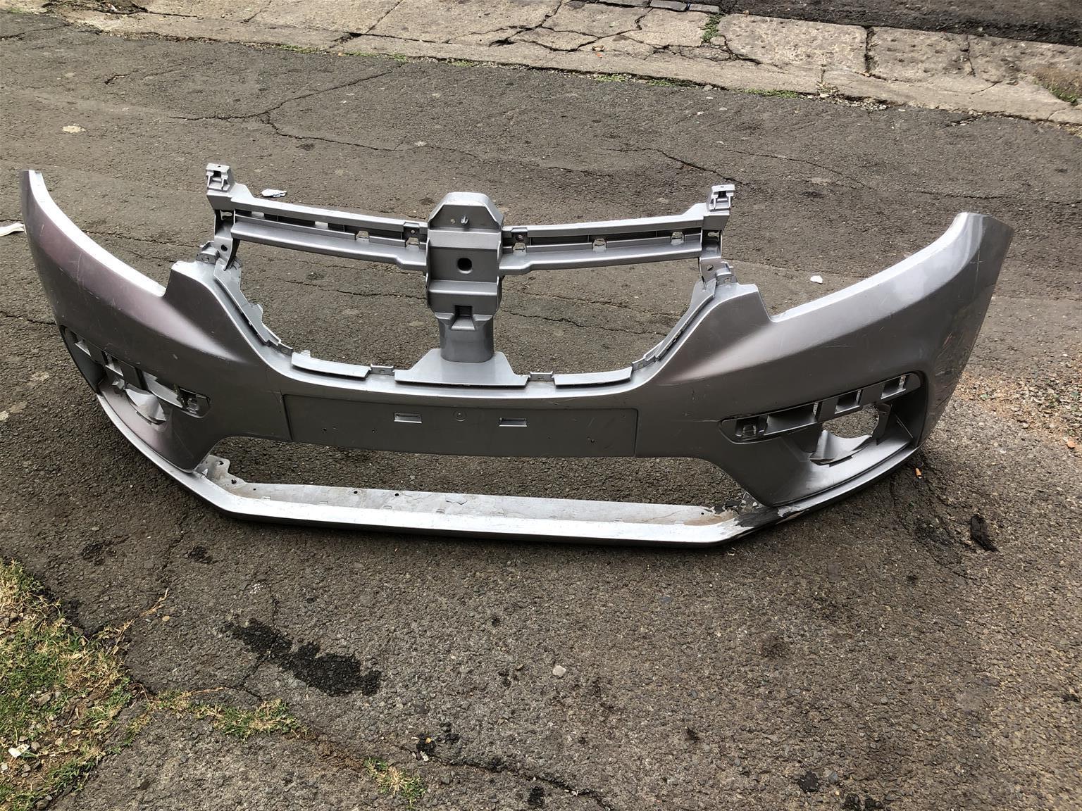 Front bumper Renault sandero - Private Seller