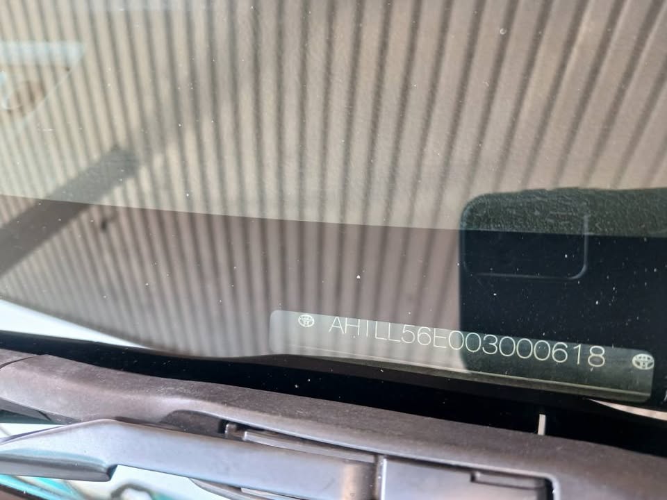 2011 model Toyota Corolla professional sedan automatic transmission petrol 1.6 engine capacity