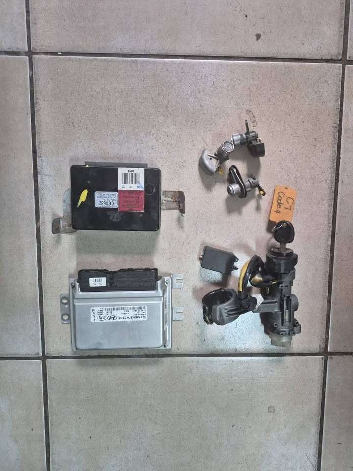 Hyundai Tucson 2.0 Complete Lockset For Sale Call or WhatsApp Willem - Private Seller