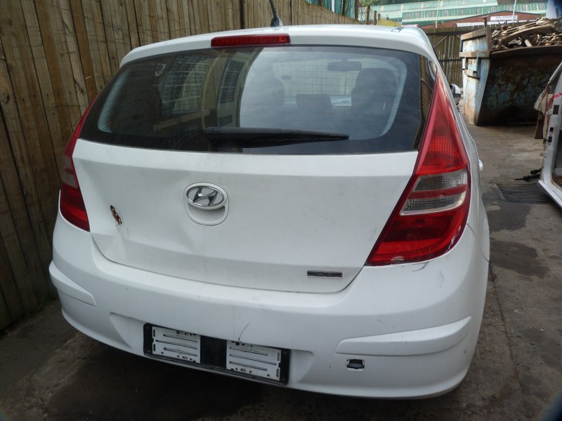 Hyundai i30 2.0 Manual G4GC White - 2010 SPARESBOYZ STRIPPING FOR SPARES - Private Seller Hyundai i30 2.0 Manual G4GC White - 2010 SPARESBOYZ STRIPPING FOR SPARES - Private Seller