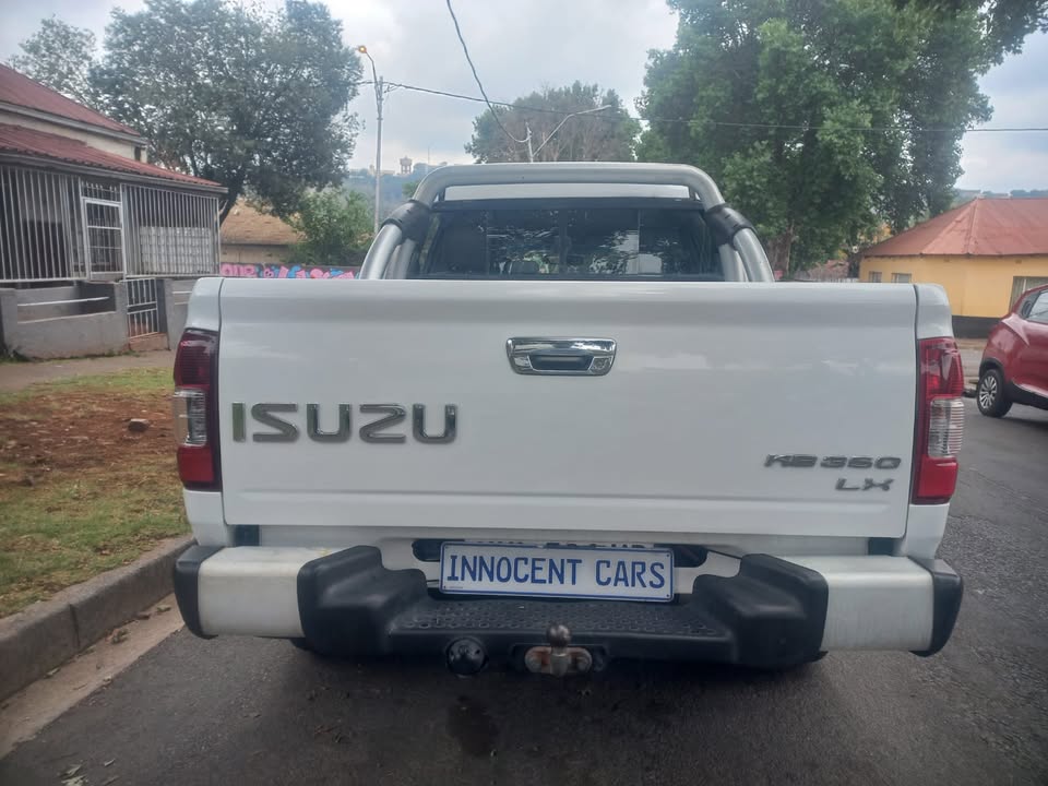 2007 ISUZU KB300 LX PETROL D/C, MANUAL, WHITE COLOR, MILEAGE 96000KMS