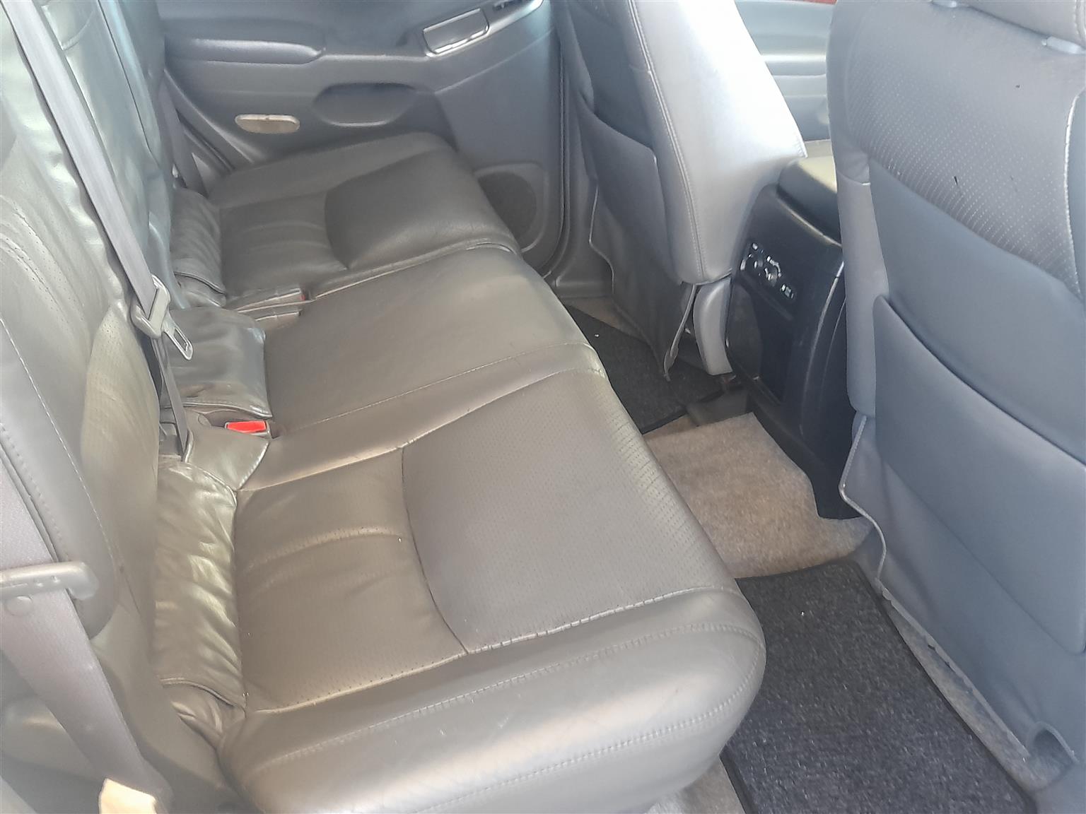 Pre-owned 2006 Toyota Land-Cruiser Prado V6 4.0