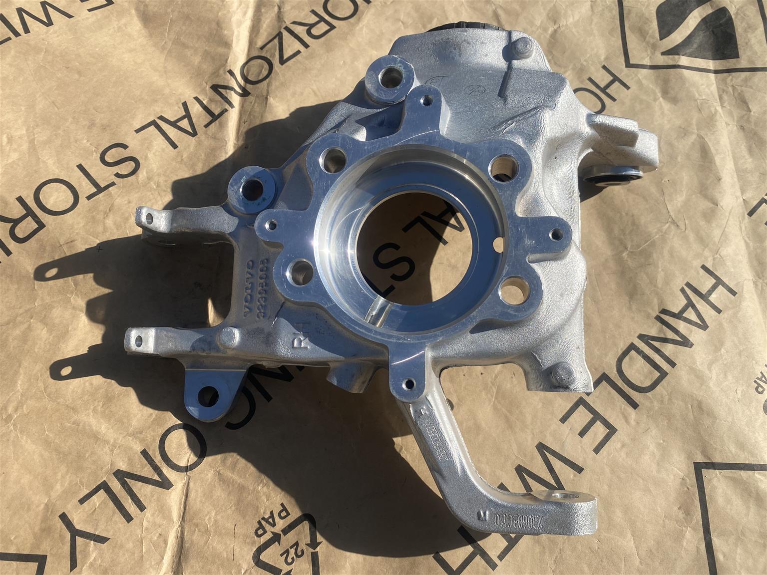 2024 VOLVO XC60 XC90 RIGHT REAR WHEEL HUB FOR SALE. BRAND NEW