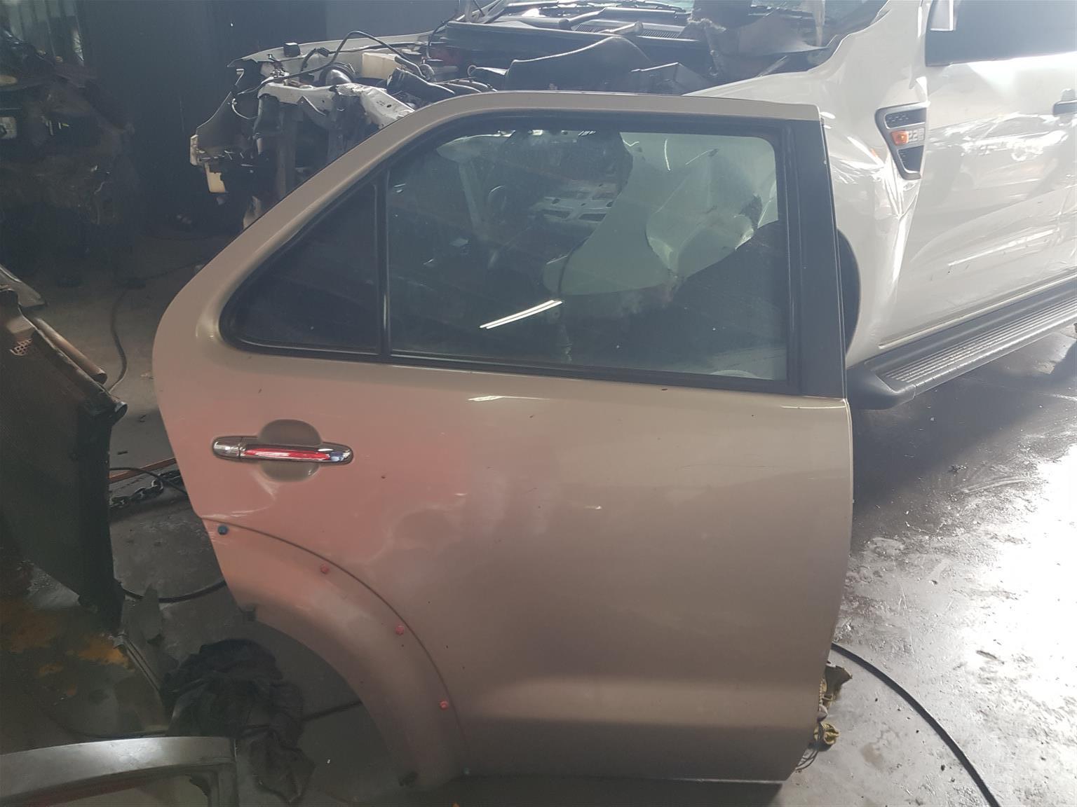 Toyota Fortuner D4D Door, window mechanism, Door lock, Window glass for sale - Private Seller