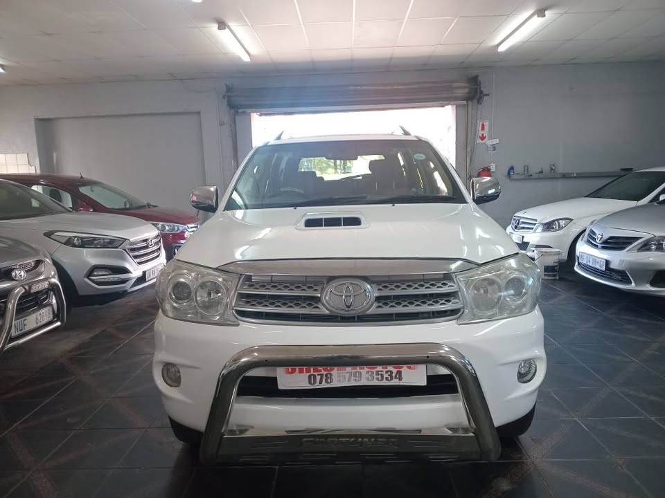 2011 Toyota Fortuner 3.0 D-4D 4x4 MAUNAL 105000km