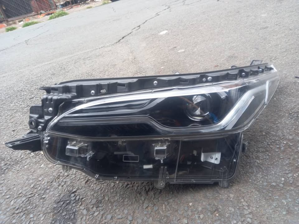 2021 -2023 Toyota Fortuner LED Headlight Left Side - Private Seller 2021 -2023 Toyota Fortuner LED Headlight Left Side - Private Seller