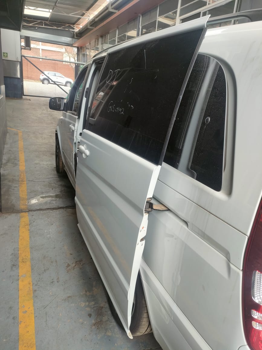 Mercedes Benz Viano CDI V6 sliding doors for sale Junk Mail