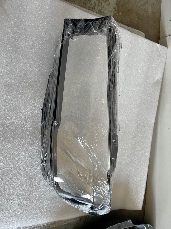 BMW 5 Series G30 G38 front headlight cover lens