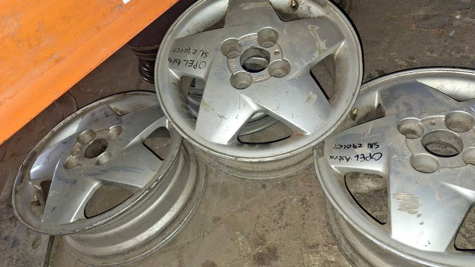 Opel astra mags available