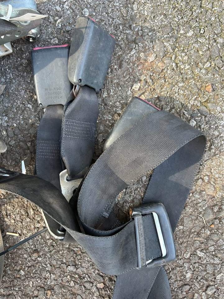 Toyota Etios Safety Belts And Clips - Private Seller Toyota Etios Safety Belts And Clips - Private Seller